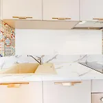 Апартаменты 1 Bedroom Beautiful In *