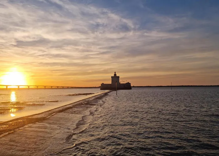 1 Bedroom Amazing In Apartment Royan