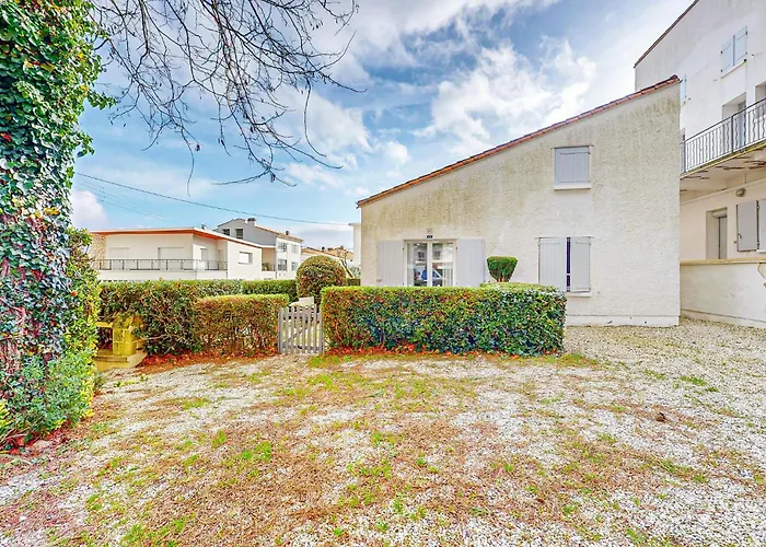 Apartment 1 Bedroom Amazing In Royan